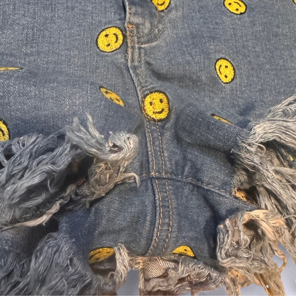 Altar’d State Light Blue Denim Shorts with yellow smiley faces size 27 - Picture 4 of 8